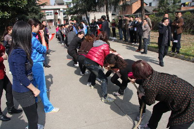 寶業(yè)（集團(tuán)）公司舉行2013年度慶?！叭恕眿D女節(jié)活動(dòng)